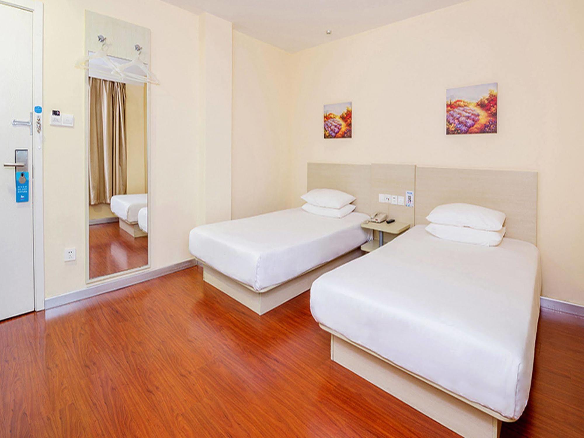Hanting Express Shanghai Changshou Road Экстерьер фото